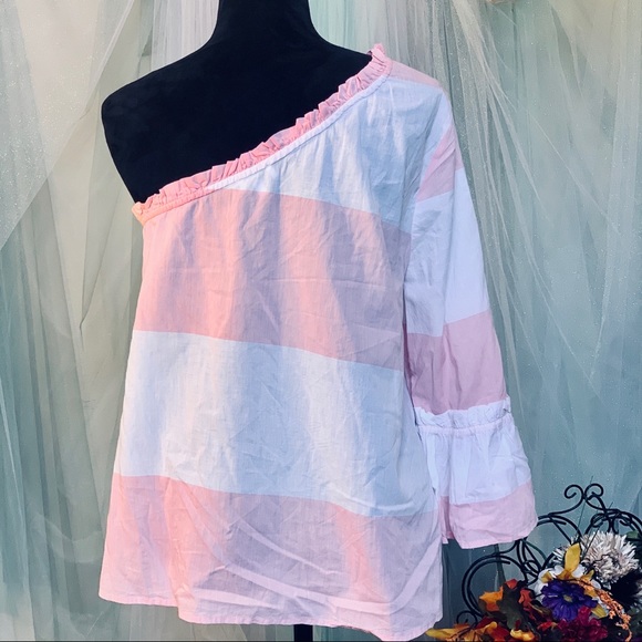 Crown & Ivy One Shoulder Bell Sleeve Ruffle Top - Picture 2 of 8